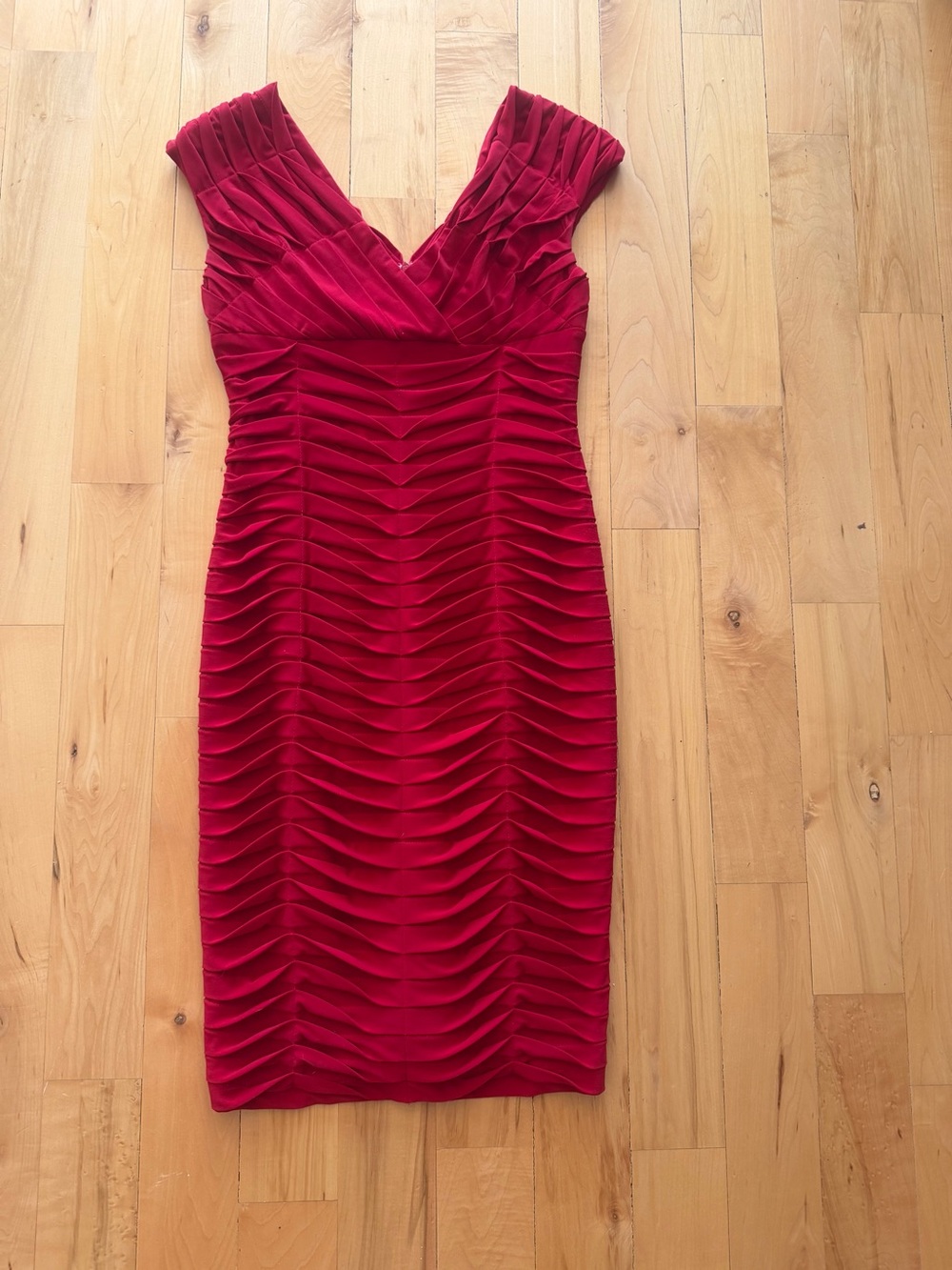 Adrianna Papell Red Ruched V-Neck Sheath Dress